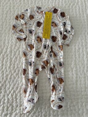 NWT Angel Dear/Altar’d State Kids Horse & Cow Farm Print Footie Pajama 3-6M